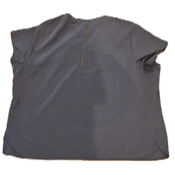 24W Grey blouse with keyhole opening and partial zipper back - Picture 2 of 3